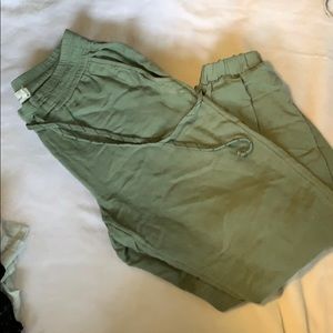 Vineyard Vines army green joggers